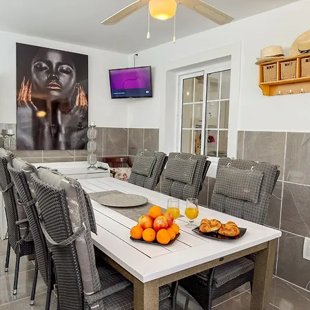 Abades Beach Home * Абадес