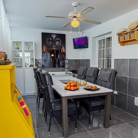 Апартаменты Abades Beach Home *