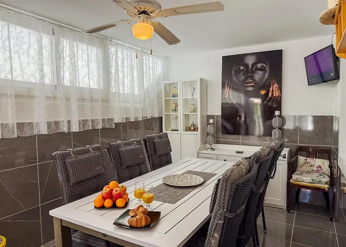 Abades Beach Home Абадес