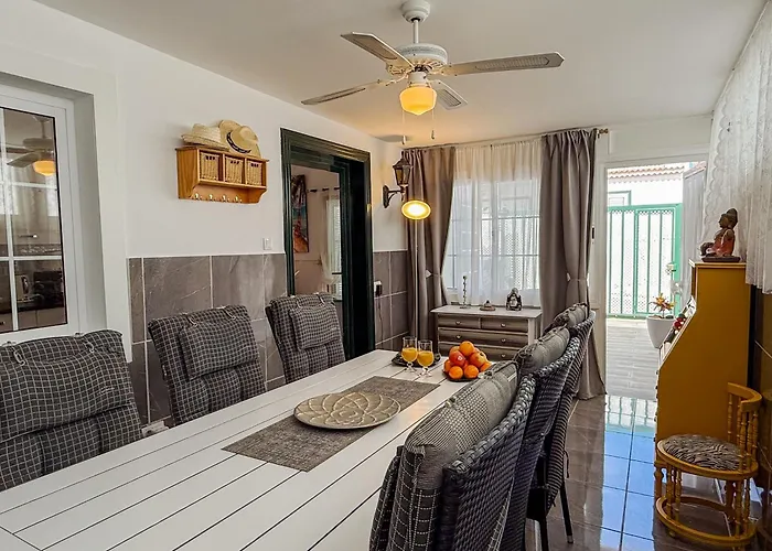 Апартаменты Abades Beach Home